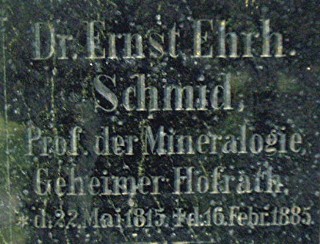 Bild 188d: Grabstein für E. E. Schmid dem geologischen Erstbearbeiter des Blattes Jena auf dem Johannisfriedhof in Jena